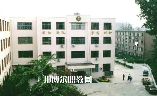 武漢洪山外經(jīng)貿學校2022年有哪些專業(yè)