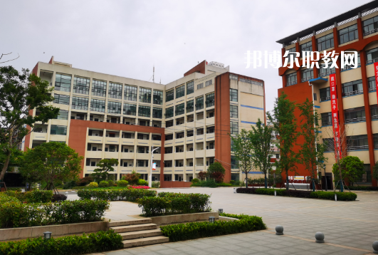 武漢石牌嶺高級職業(yè)中學2022年怎么樣、好不好