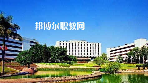 武漢園林技工學校2022年報名條件、招生要求、招生對象
