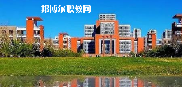 云南高職?？圃盒Ｅ琶?強