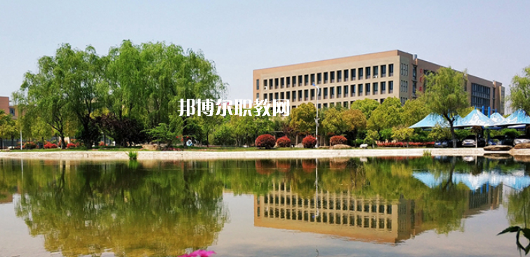 安徽2023年讀計算機學(xué)校多少錢