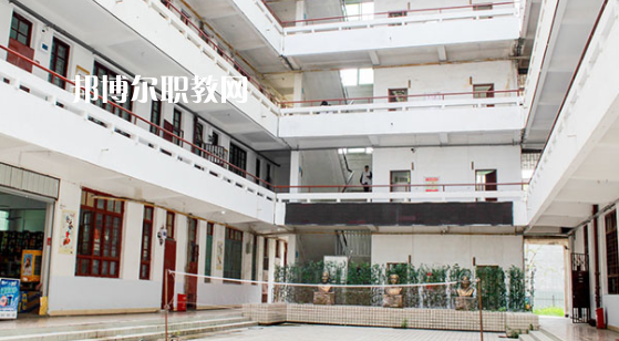 福建新華技術(shù)學(xué)校2023年學(xué)費、收費多少