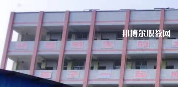 威遠(yuǎn)縣聯(lián)想職業(yè)技術(shù)學(xué)校2023年報(bào)名條件、招生要求、招生對(duì)象