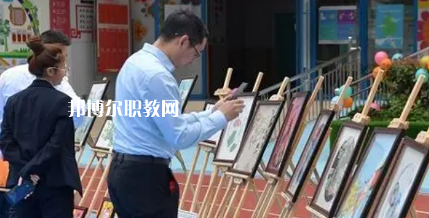 汶川縣特殊教育學(xué)校地址在哪里，哪個地區(qū)，哪個城市?