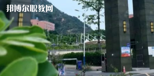 攀枝花市高級技工學校地址在哪里，哪個地區(qū)，哪個城市?