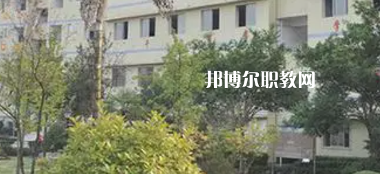 重慶市三峽職業(yè)技工學(xué)校地址在哪里，哪個地區(qū)，哪個城市?