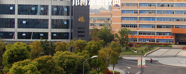 江蘇聯(lián)合職業(yè)技術(shù)學(xué)院無錫機(jī)電分院地址在哪里，哪個(gè)地區(qū)，哪個(gè)城市?