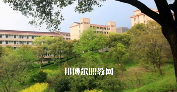 江蘇省宜興中等專業(yè)學(xué)校地址在哪里，哪個(gè)地區(qū)，哪個(gè)城市?