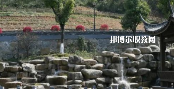 杭州市富陽區(qū)職業(yè)高級中學(xué)地址在哪里，哪個(gè)地區(qū)，哪個(gè)城市?