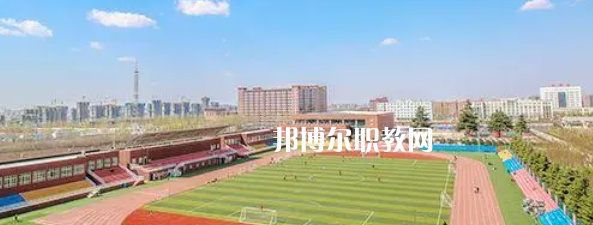 西安培華學(xué)院附屬職業(yè)中等專業(yè)學(xué)校地址在哪里，哪個(gè)地區(qū)，哪個(gè)城市?