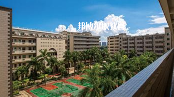 深圳市深德技工學(xué)校地址，乘車路線