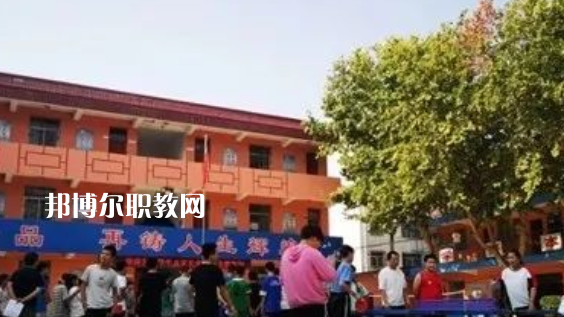 陜西渭南商貿(mào)技工學(xué)校地址，乘車路線