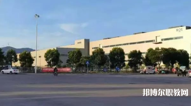 西安智能工業(yè)技工學(xué)校地址，乘車路線