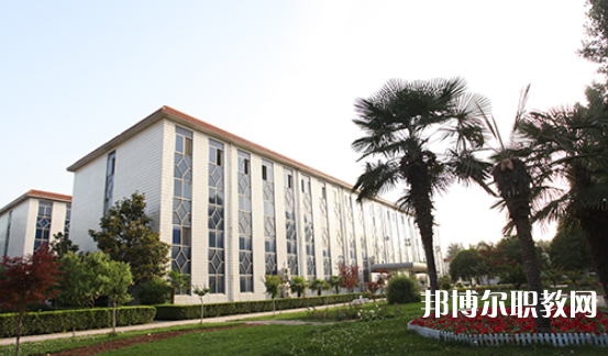 2023西安齊力鐵路技工學(xué)校招生計(jì)劃 招生人數(shù)是多少(附要求、條件、對象)