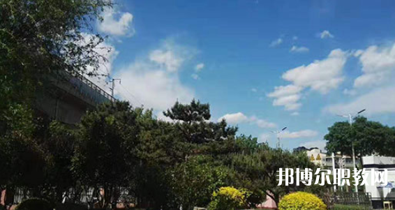 唐山市豐南區(qū)中等專業(yè)學(xué)校地址，乘車路線