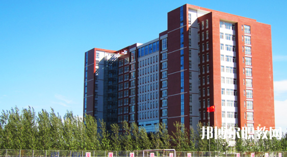 保定市科技中等專業(yè)學校地址，乘車路線