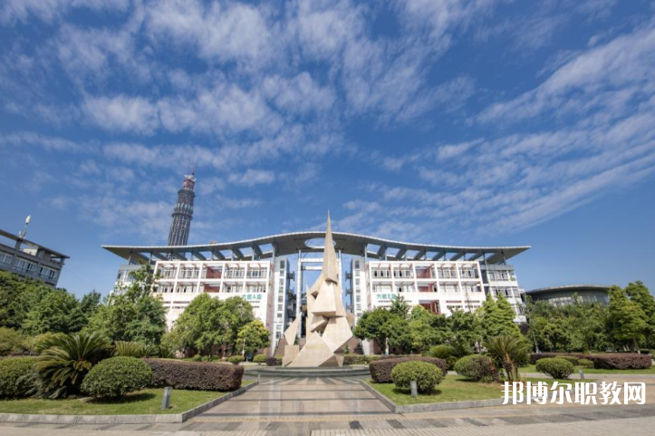 四川城市技師學(xué)院地址，乘車路線 