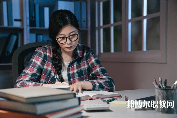 湖北哪里的中職學(xué)校能讀物業(yè)管理專(zhuān)業(yè)