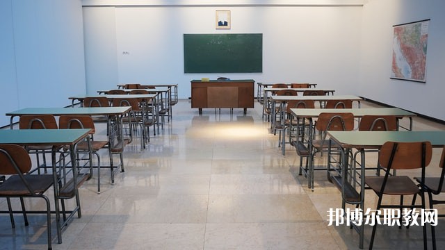 廣東哪里的職業(yè)學校能讀服裝表演專業(yè)