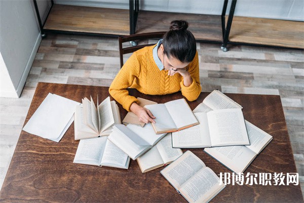 廣東哪里的職業(yè)學校能讀陶瓷造型設(shè)計專業(yè)