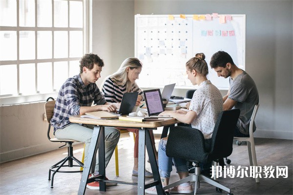 廣東哪里的技工學(xué)校能讀工業(yè)機(jī)器人技術(shù)應(yīng)用專(zhuān)業(yè)