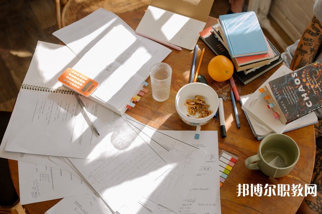 廣東哪里的中專學校能讀農村經濟綜合管理（（電子商務方向）方向）專業(yè)