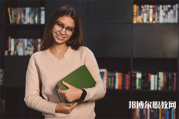 廣東哪里的職業(yè)學(xué)校能讀電腦廣告設(shè)計(jì)專(zhuān)業(yè)