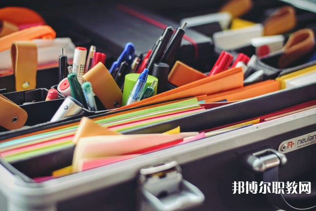 廣東哪里的中專學校能讀計算機應用與網(wǎng)絡技術專業(yè)