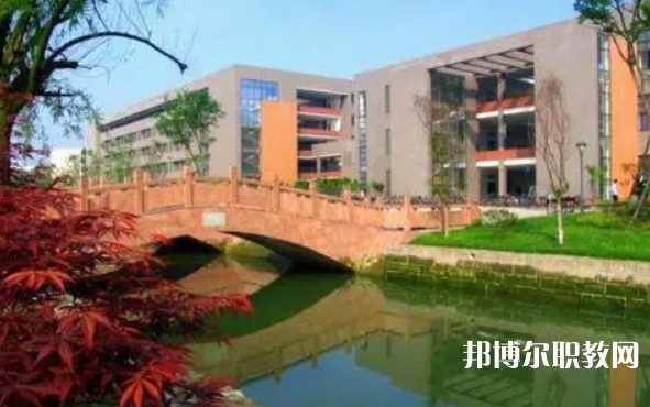 2024桂林市藝術(shù)學(xué)校招生計劃 招生人數(shù)是多少(附要求、條件、對象)