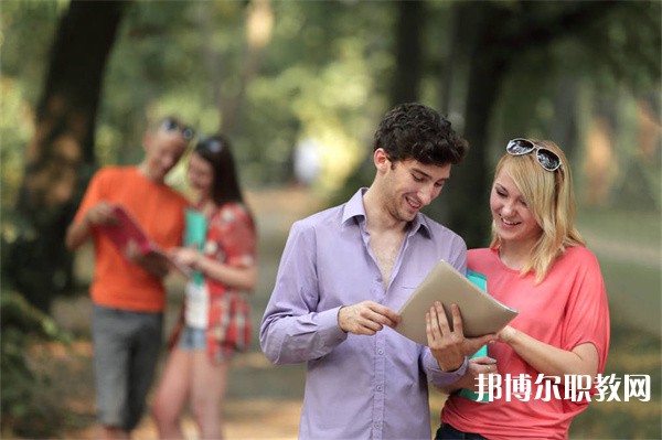 廣西哪里的中專學校能讀客戶信息服務專業(yè)