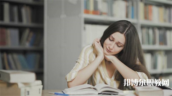 廣西哪里的技工學(xué)校能讀農(nóng)機(jī)使用與維修(汽修方向)專(zhuān)業(yè)