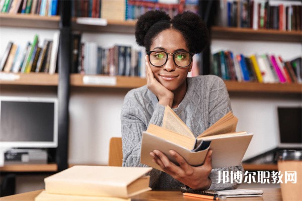 廣西哪里的中職學校能讀導游服務(wù)專業(yè)