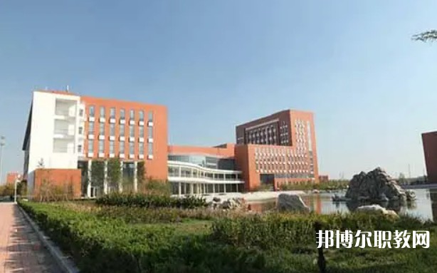 2024鳳城市職業(yè)教育中心多少錢 鳳城市職業(yè)教育中心各專業(yè)學(xué)費收費標(biāo)準