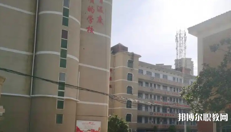 益陽市科技工程學(xué)校2025年學(xué)費(fèi)、收費(fèi)多少