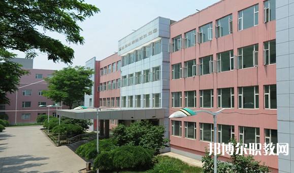 2025山西省潞安職業(yè)中等專業(yè)學(xué)校招生計(jì)劃 招生人數(shù)是多少(附要求、條件、對(duì)象)