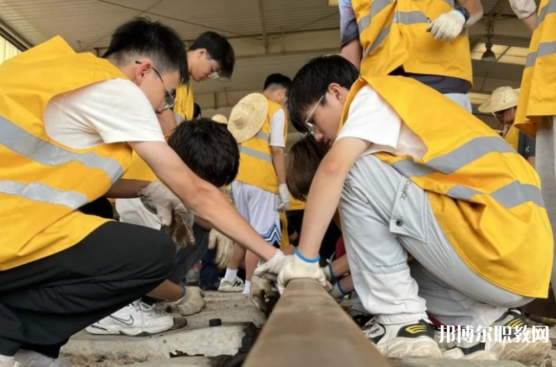 安徽2025年中專(zhuān)有鐵路學(xué)校專(zhuān)業(yè)嗎