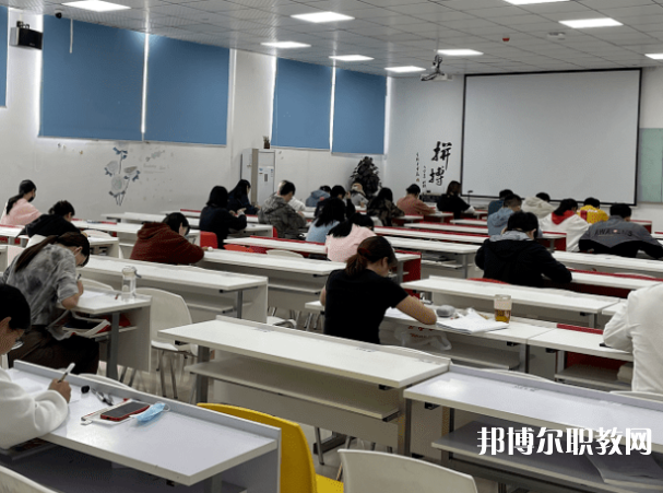 2025陽(yáng)泉中專學(xué)校最新排名前三名單